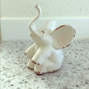 Earthbound Trading Elephant Ring Holder